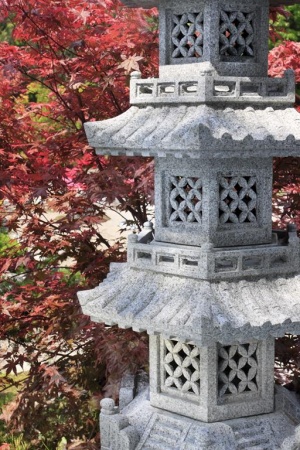 granitowa pagoda